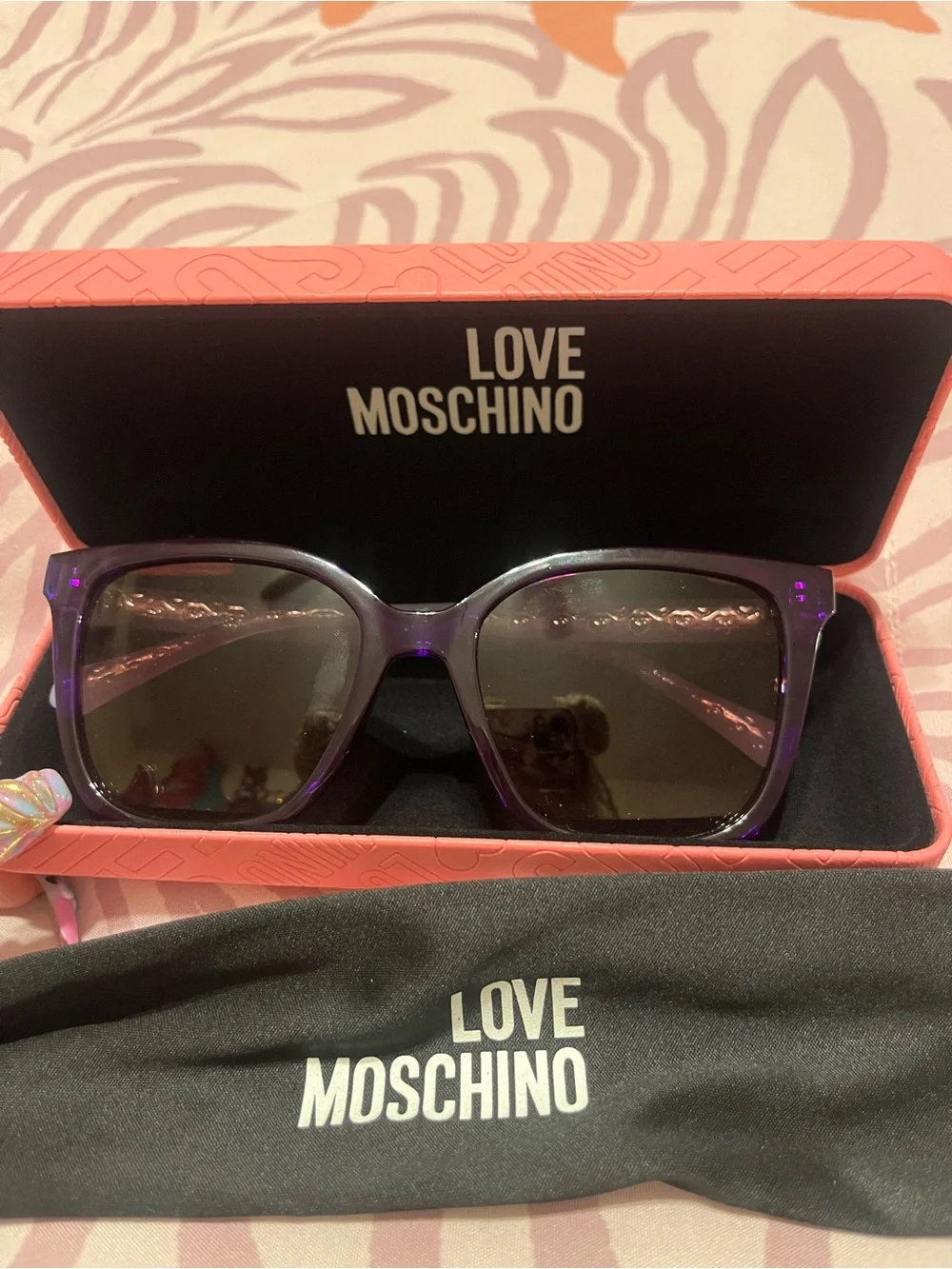 Love Moschino new chic